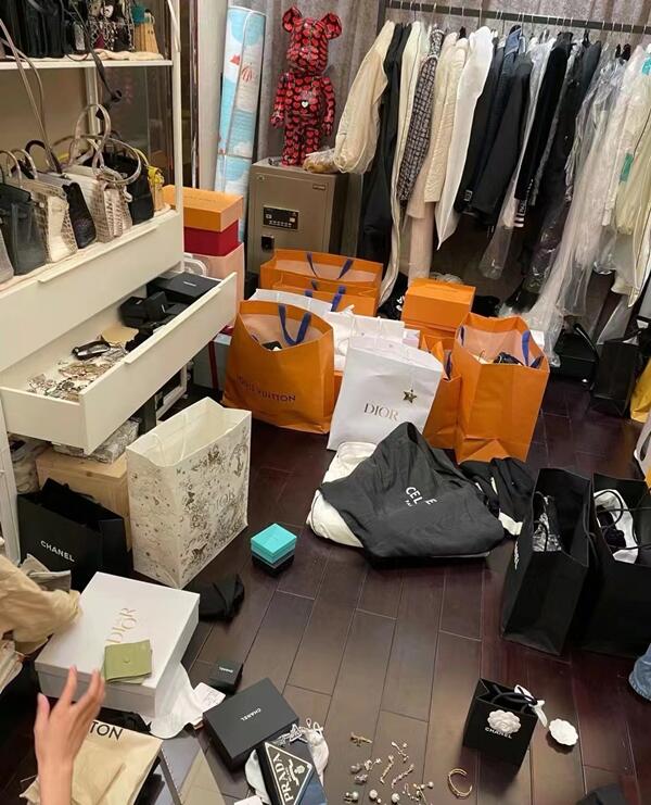 鞍山回收顶奢鞋服